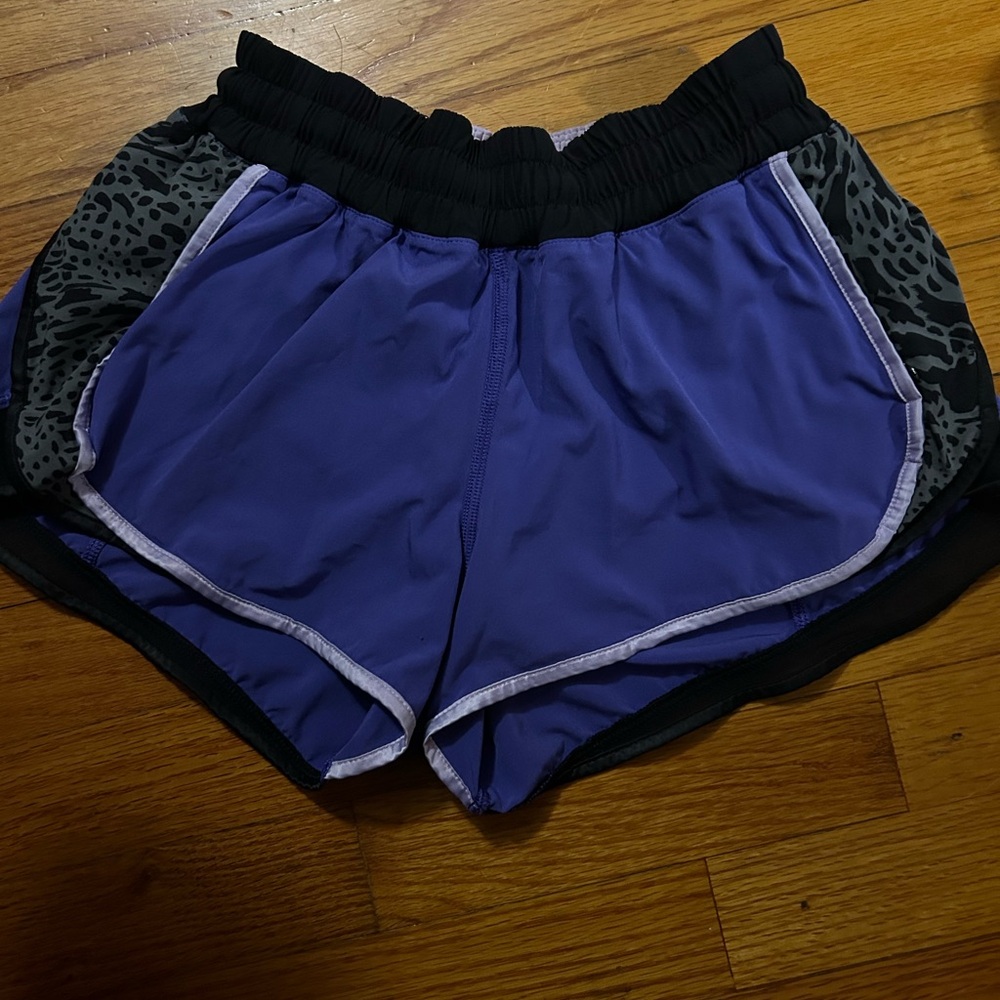 Lululemon hotty hot shorts size 4